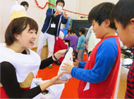 「鐘の鳴る丘 少年の家」にクリスマスプレゼントをお届けしました。